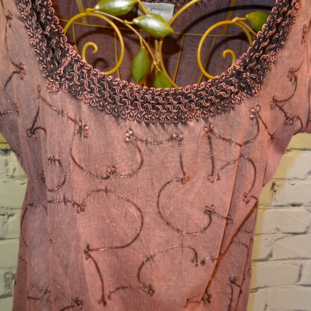 Plum Casual Living Short Sleeve Tunic, Like New - Picture 3 of 5